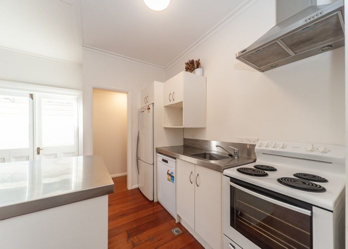  at 307 Adelaide Road (Top Flat), Newtown, Wellington, Wellington