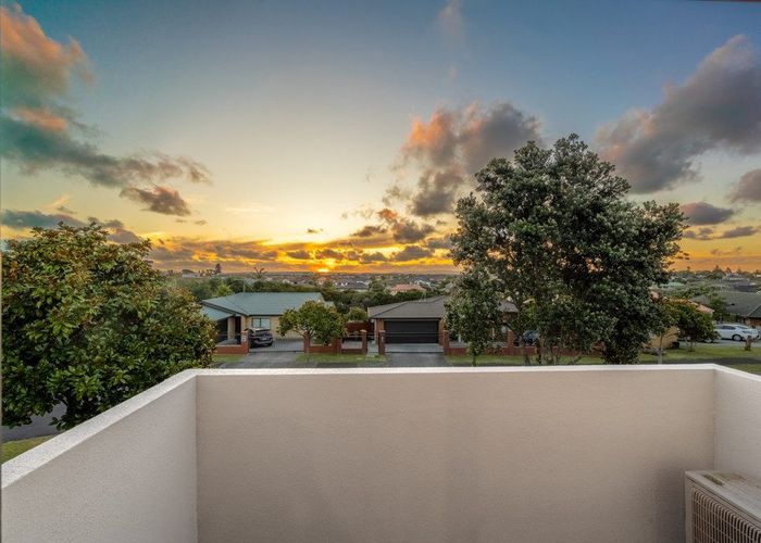 at 6 Brunswick Rise, Mangere, Auckland