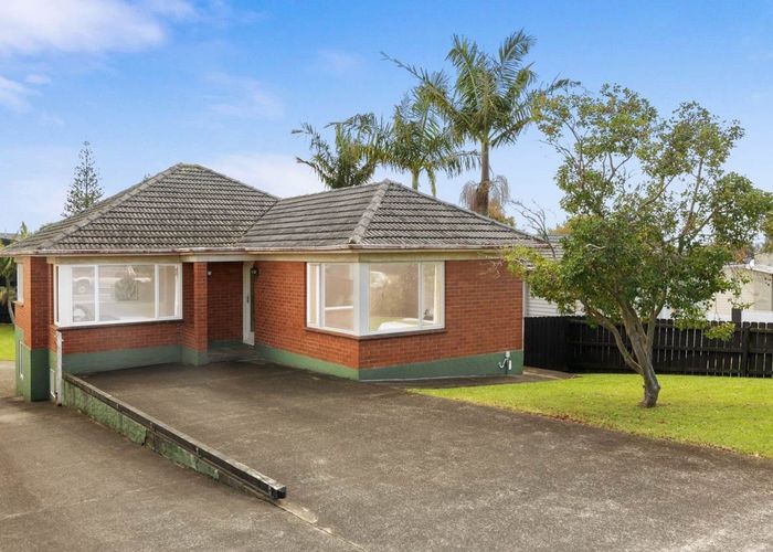  at 47 Golf Road, New Lynn, Auckland