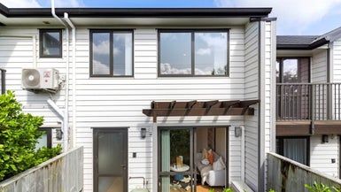  at 12 Peony Mews, Oteha, Auckland