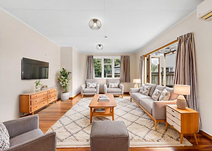  at 6B Waikaremoana Place, Pakuranga Heights, Manukau City, Auckland
