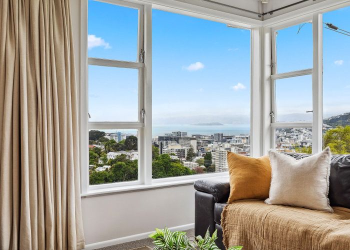  at 8 Durham Crescent, Aro Valley, Wellington, Wellington