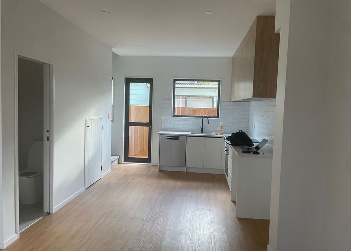  at 4/18 Dellwood Avenue, Henderson, Waitakere City, Auckland