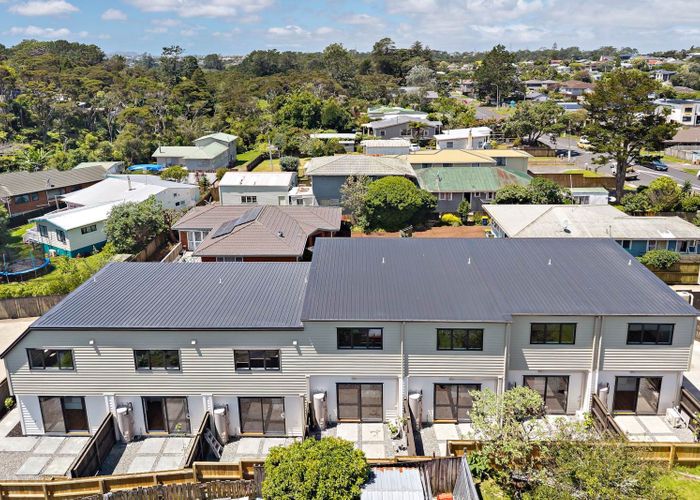  at 2/59 Godley Road, Green Bay, Waitakere City, Auckland