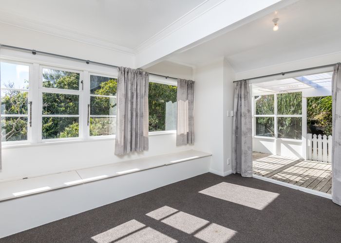  at 11 Miles Crescent, Newlands, Wellington