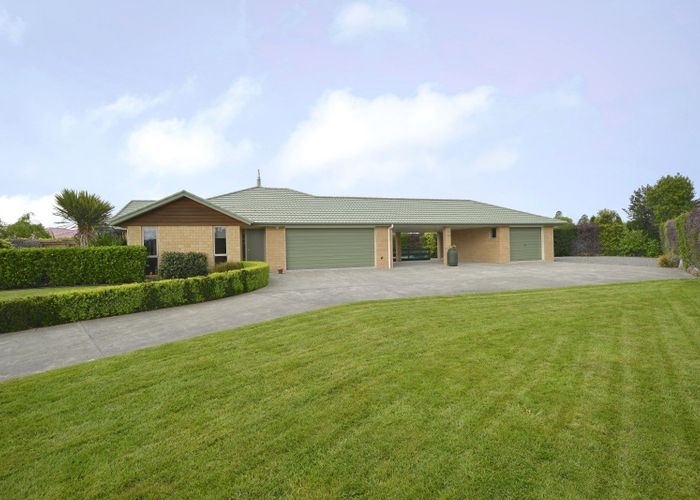  at 24 Mill Grove, Clareville, Carterton