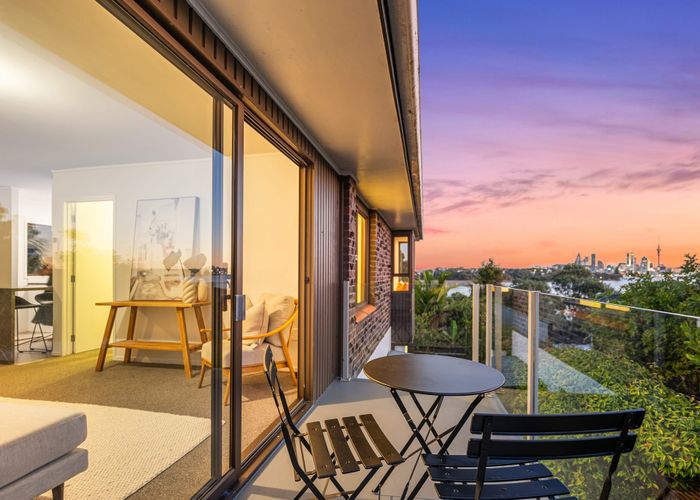  at 2/59 Norwood Road, Bayswater, North Shore City, Auckland