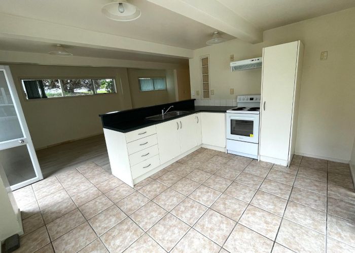  at 41 Vina Place, Massey, Auckland