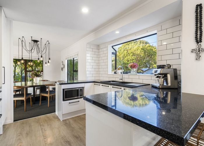  at 21 Gosford Drive, Botany Downs, Manukau City, Auckland