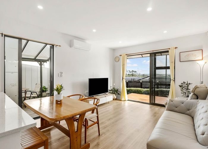  at 38 Neretva Avenue, Massey, Waitakere City, Auckland