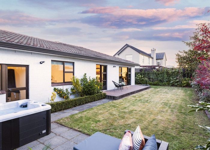  at 2/73 Winchester Street, Merivale, Christchurch City, Canterbury