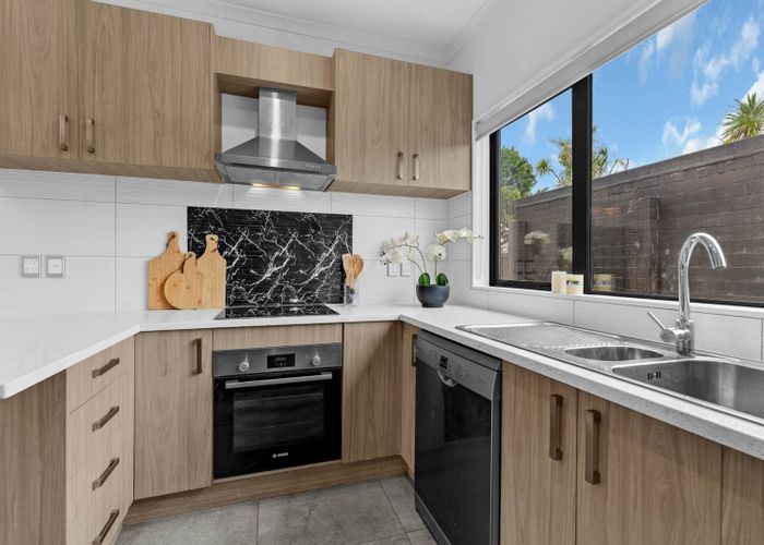  at 4/75 Aranui Road, Mount Wellington, Auckland City, Auckland