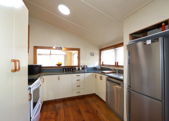  at 208 Sunnybank Crescent, Camberley, Hastings