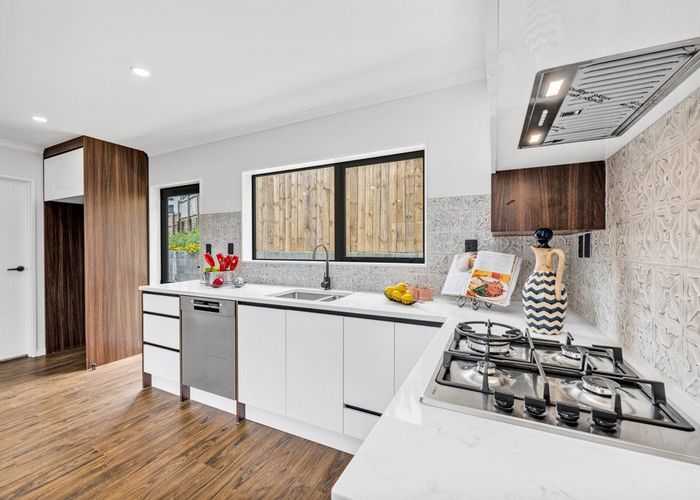  at 5/50 Tiverton Road, Avondale, Auckland