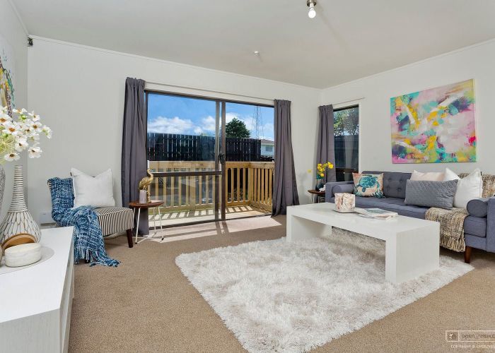  at 2/106 Shifnal Drive, Randwick Park, Manukau City, Auckland