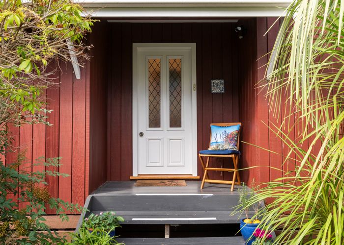  at 2/120 Riddell Road, Glendowie, Auckland
