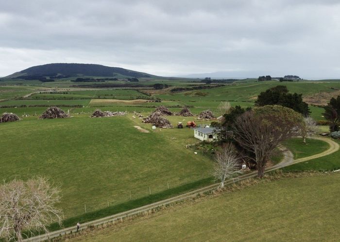  at 2112 Orepuki Riverton Highway, Riverton