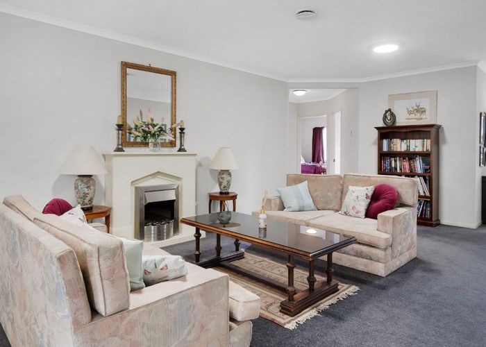  at 25 John Lister Close, Golflands, Auckland