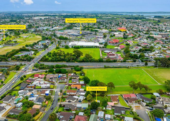  at 5 Tacon Place, Mangere, Auckland