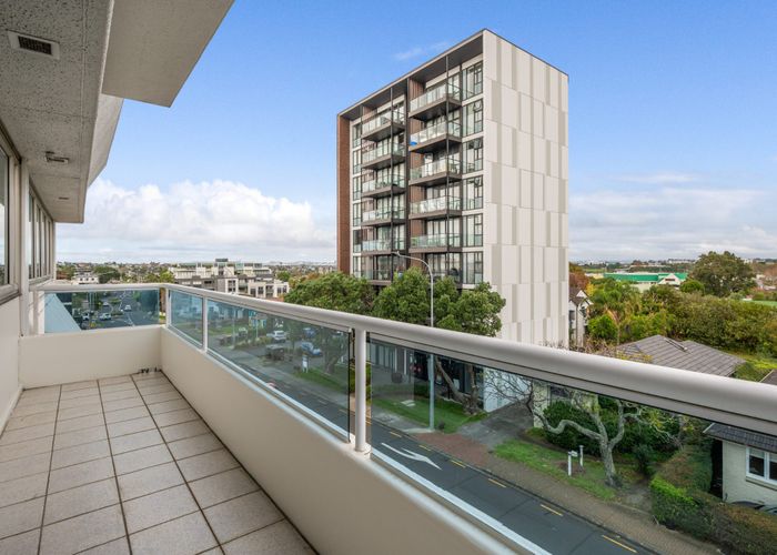  at 3H/15 Auburn Street, Takapuna, North Shore City, Auckland