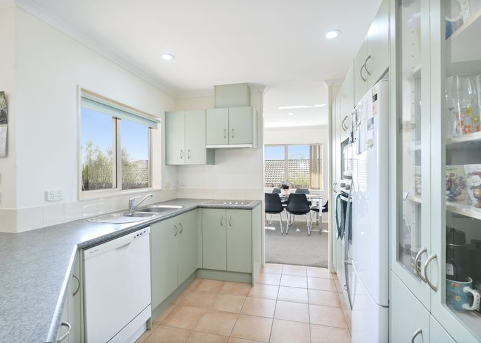  at 4 Sandhurst Rise, Henderson, Auckland