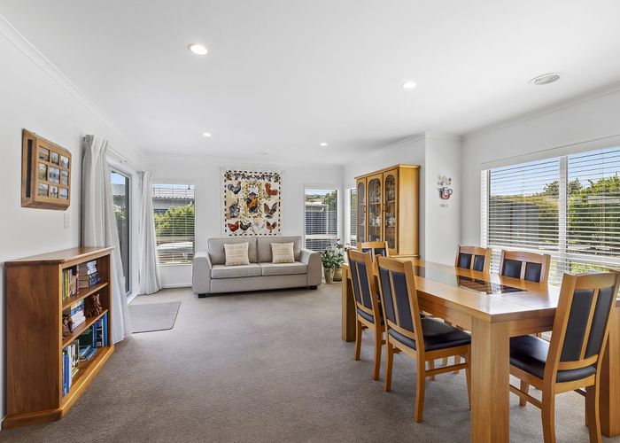  at 30 Sumner Terrace, Aotea, Porirua