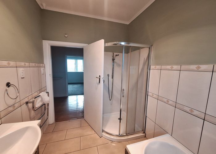  at 1/21 Rosebank Road, Papatoetoe, Auckland