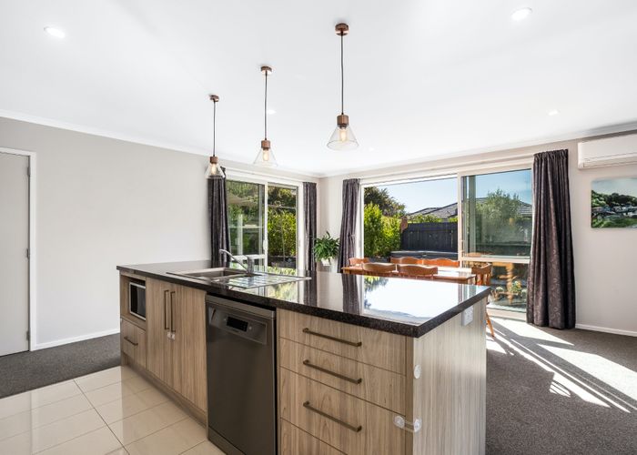  at 31 Banks Boulevard, Whitby, Porirua, Wellington