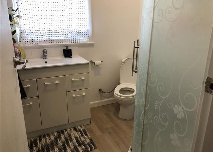  at 6/2 Godley Road, Green Bay, Waitakere City, Auckland