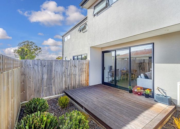  at 2/45 Division Street, Riccarton, Christchurch City, Canterbury