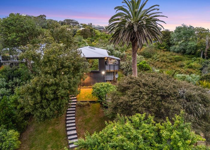  at 9 Lannan Road, Surfdale, Waiheke Island