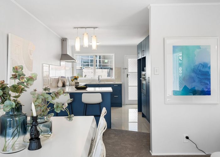  at 2/127 White Swan Road, Mount Roskill, Auckland City, Auckland