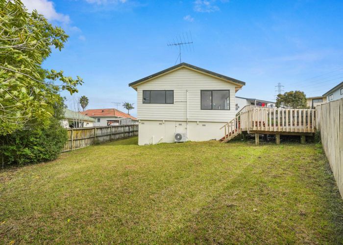  at 11 Breenagh Place, Massey, Waitakere City, Auckland