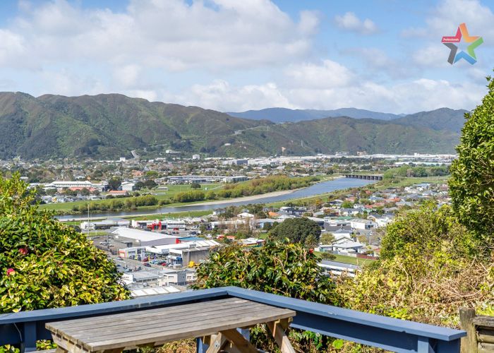  at 1/19 Miromiro Road, Normandale, Lower Hutt