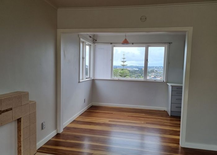  at 602 East Coast Road, Pinehill, North Shore City, Auckland