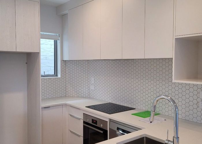  at 15 Sea Vista Avenue, Beach Haven, North Shore City, Auckland