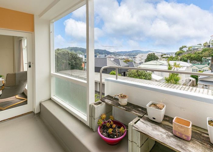  at 14/4 Claremont Grove, Mount Victoria, Wellington