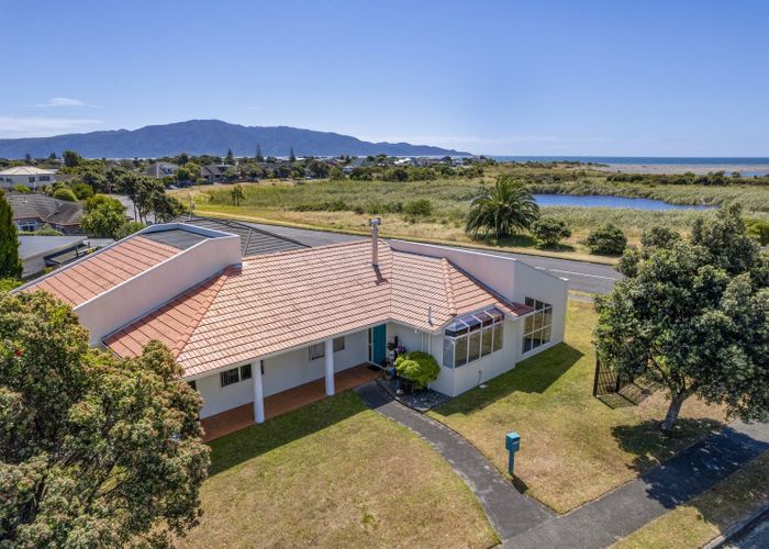  at 304 Manly Street, Paraparaumu Beach, Kapiti Coast, Wellington
