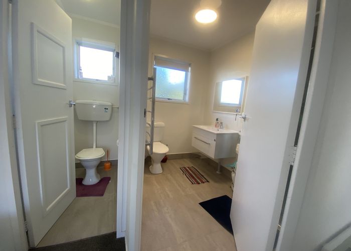  at 2/252 Onewa Road, Birkenhead, North Shore City, Auckland