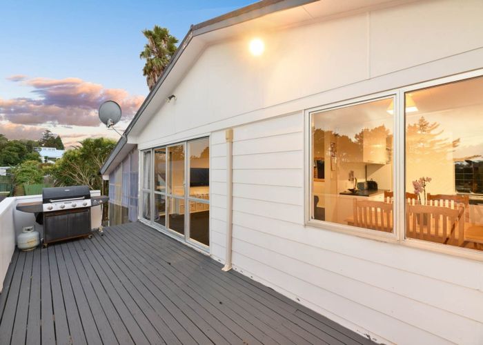  at 1/308 Don Buck Rd, Massey, Waitakere