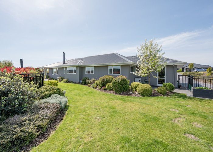  at 35 Redmill Road, Redwood Valley