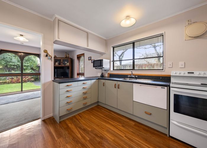  at 22 Broadfell Avenue, Avonhead, Christchurch City, Canterbury