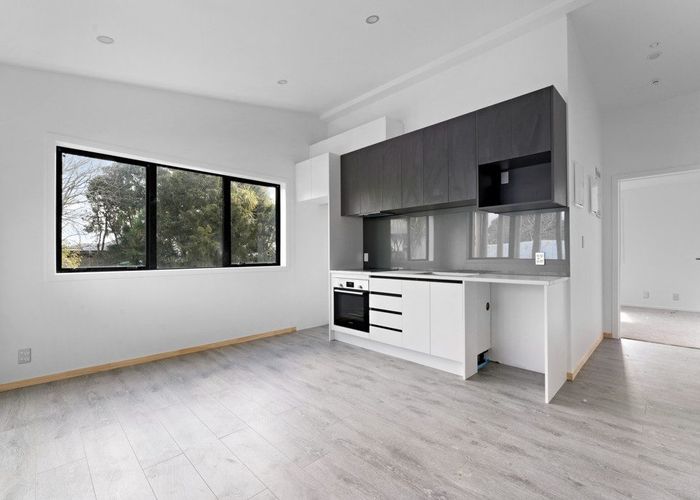  at 6/122 Archibald Road, Kelston, Auckland