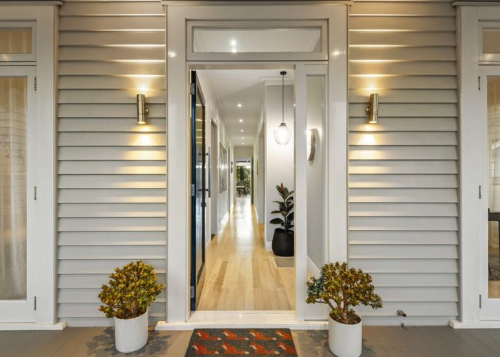  at 11 Bridge View Road, Birkenhead, Auckland