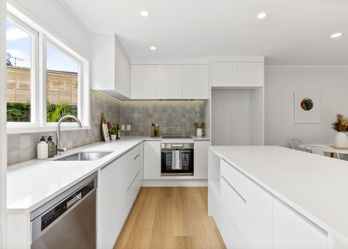  at 36 Beaudine Avenue, Glenfield, North Shore City, Auckland