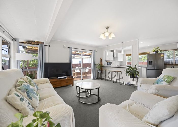  at 1/22 Bundena Place, Clendon Park, Manukau City, Auckland