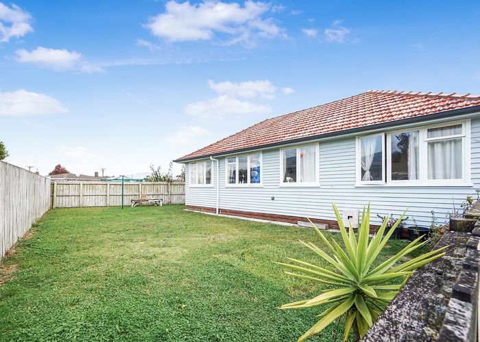  at 100A Holland Road, Fairfield, Hamilton, Waikato