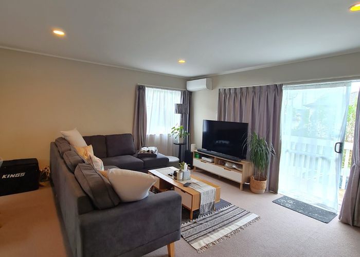  at 2/21 Hauraki Crescent, Pinehill, North Shore City, Auckland