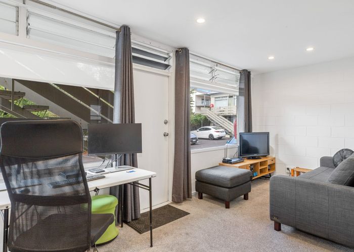  at 2/30 Bellevue Road, Mount Eden, Auckland City, Auckland