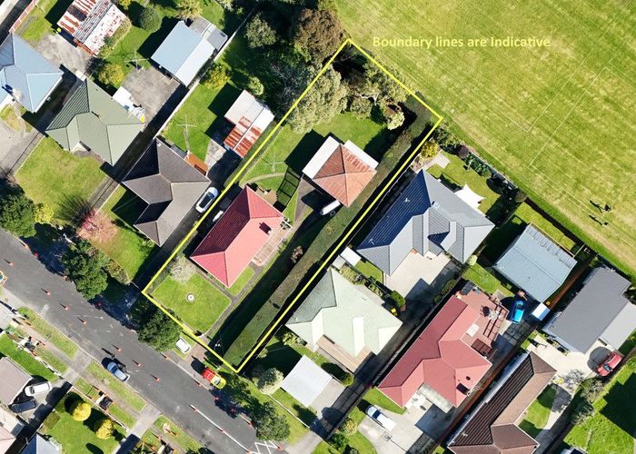  at 10 Peachgrove Road, Te Atatu Peninsula, Waitakere City, Auckland
